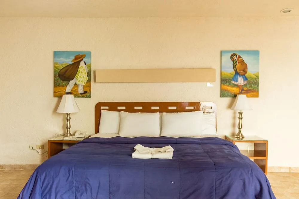 Luciana Hotel & Beach Club Playa del Carmen 4*,